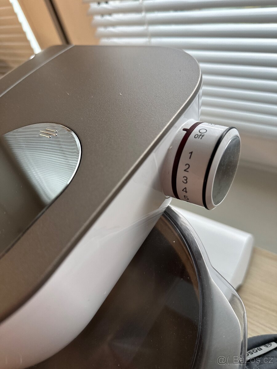Kuchyňský robot s váhou BOSCH MUM5XW10 - 5