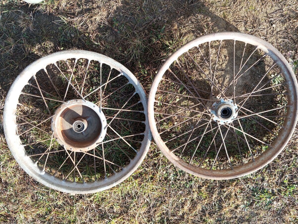 Jawa pérák obě kola - 5