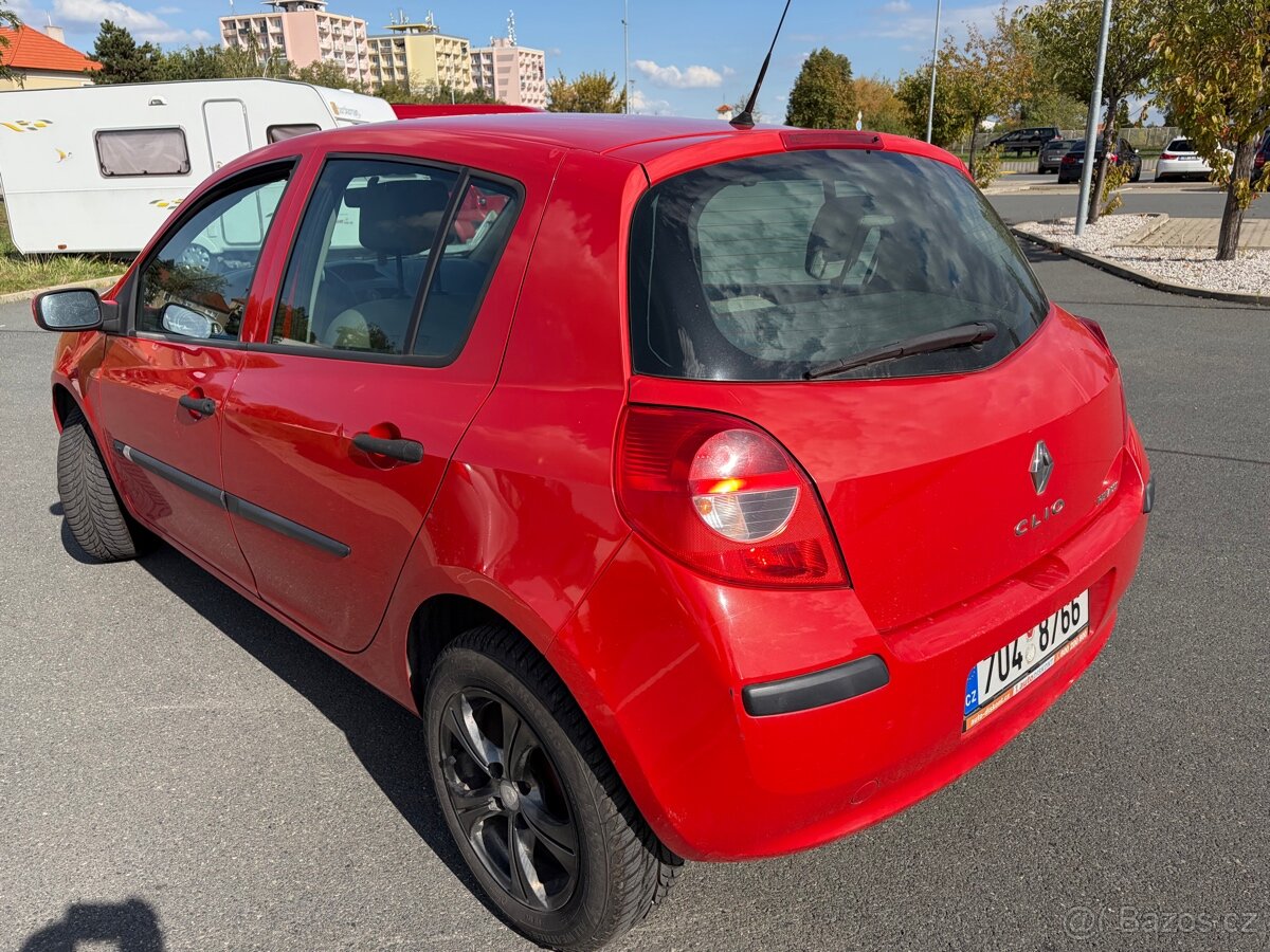 Renault Clio 1.5 DCI 63kw - 5