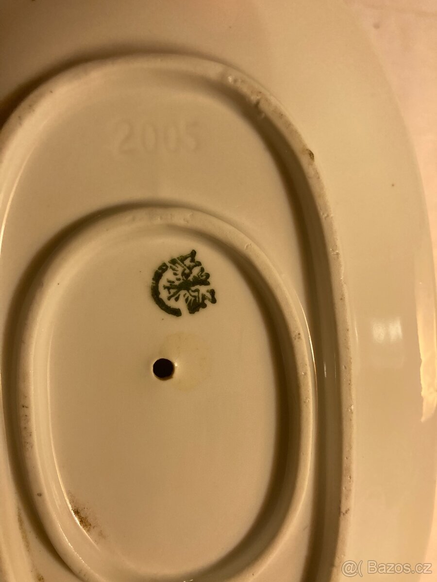 Dva stejné omáčkovníky - 5