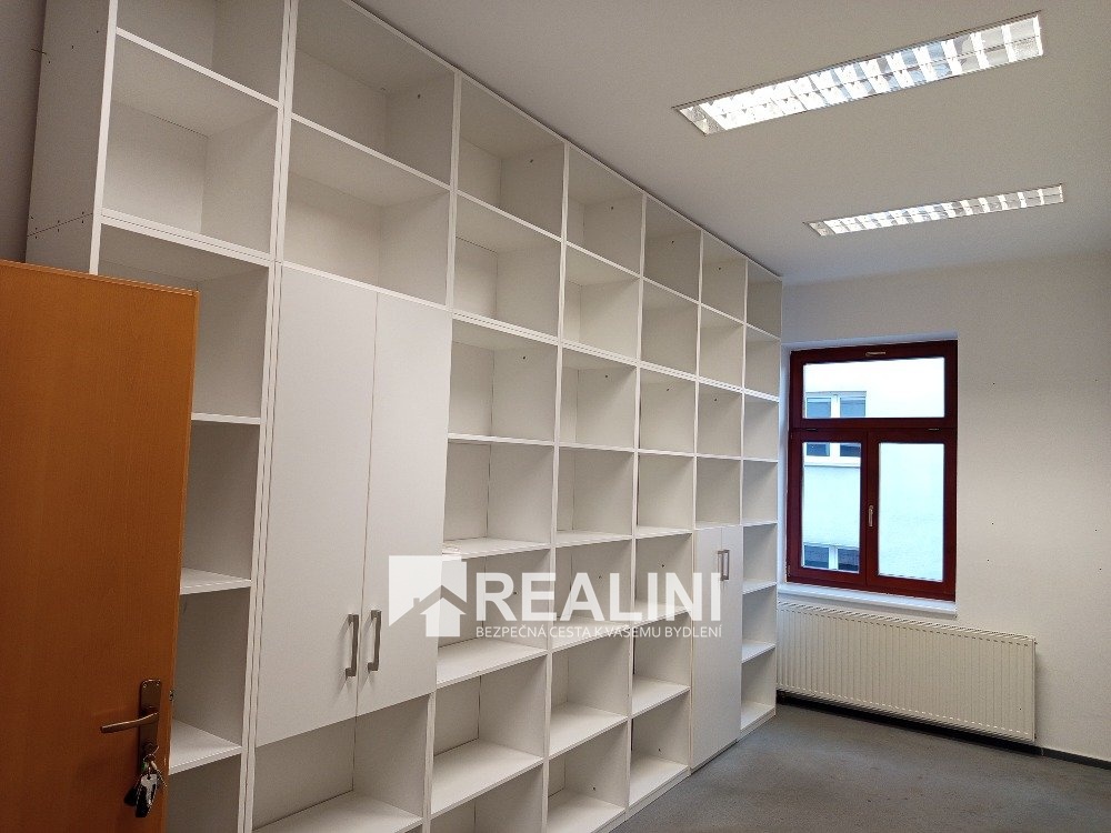 Pronájem kanceláře o výměře 18,15 m² v centru Karviná - Fryš - 5