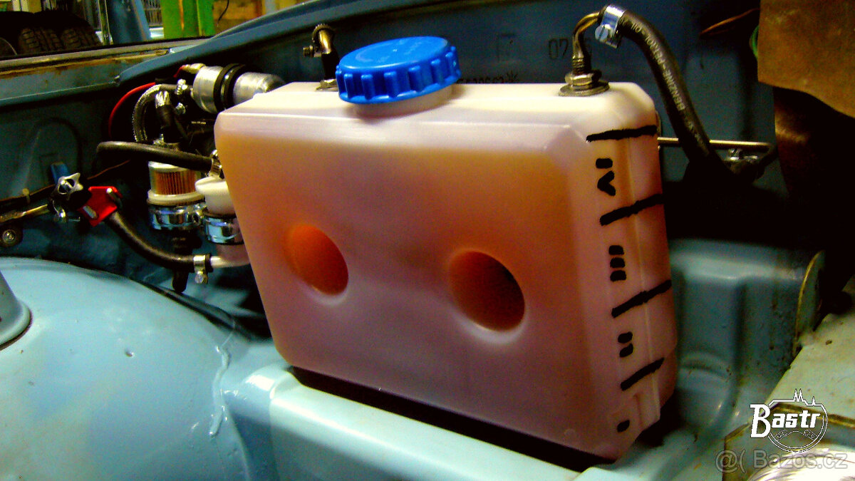 Plastová nádrž Trabant - 5