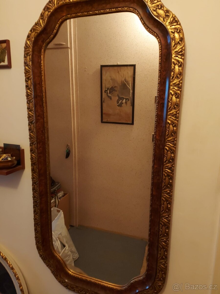 Vyšívané obrazy a zrcadlo - stáří cca 90 let - 5