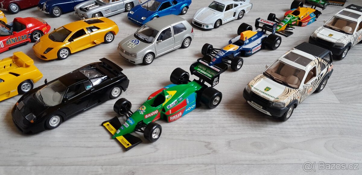 autíčka - modely Bburago 1/24 starší na díly - 5