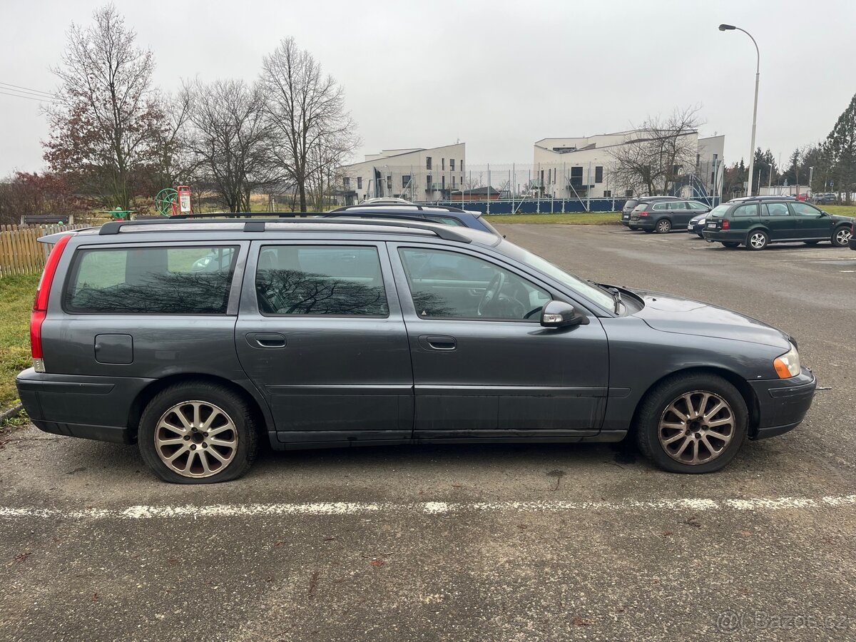 Volvo V70 2.4 D5 136 kW - náhradní díly - 5