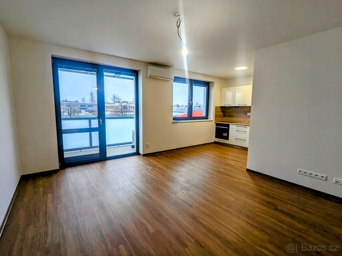 Pronájem bytu 2+kk s balkonem v novostavbě b.domu v Hodoníně - 5