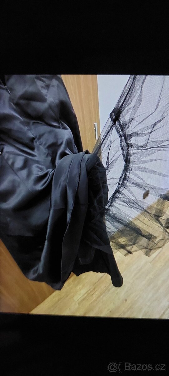 Dlouhé plesové šaty - 5