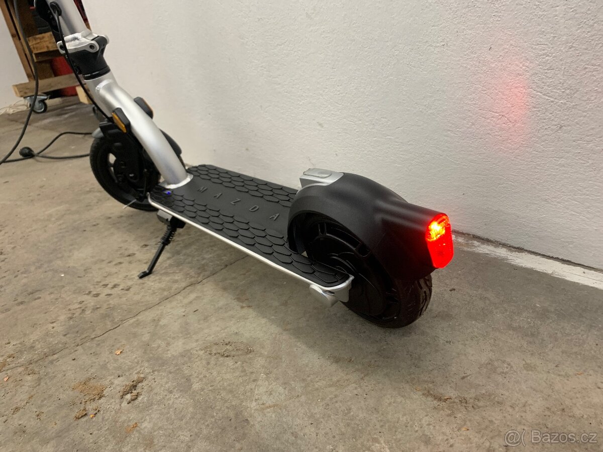 Micro X Mazda (Micro Commuter) - elektrokoloběžka - 5