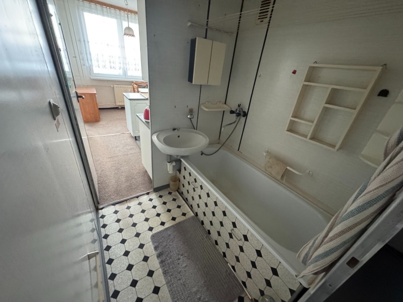 Pronájem bytu 3+1 v Mostě - 5