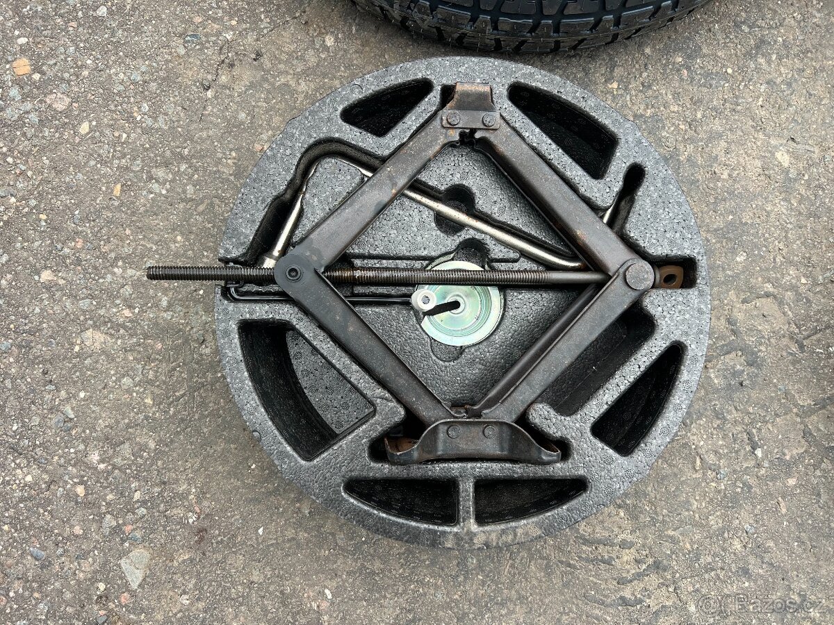 BMW X5 E70/X6 E71 set rezervy + nářadí - 5