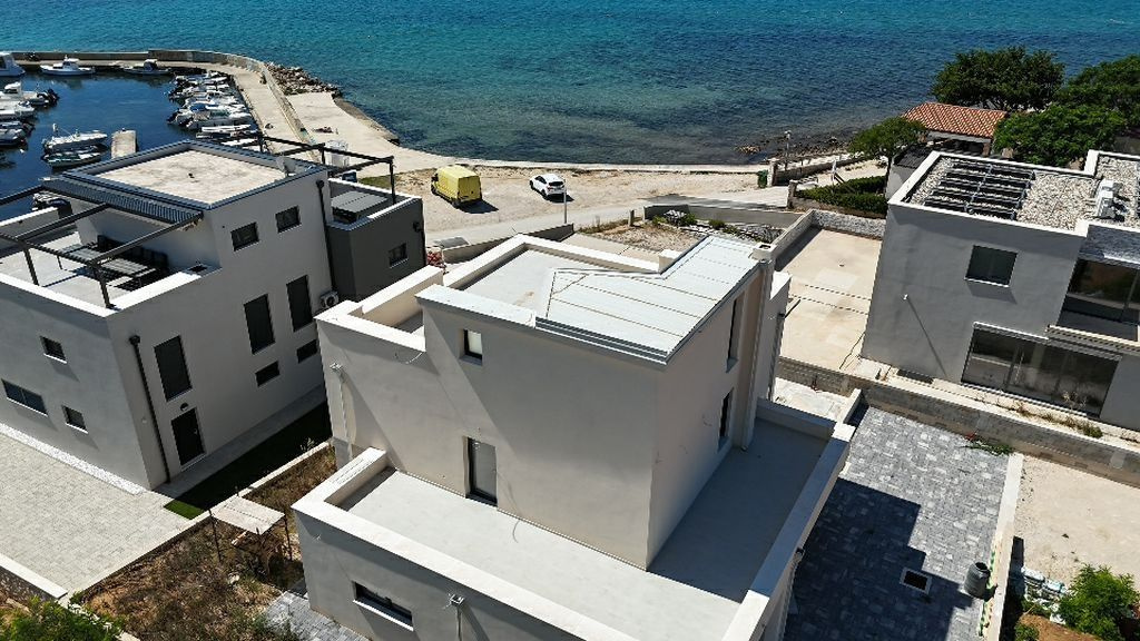 Vila na pláži, Privlaka, bazén, pozemok 4,8á, najvyhľadávane - 5