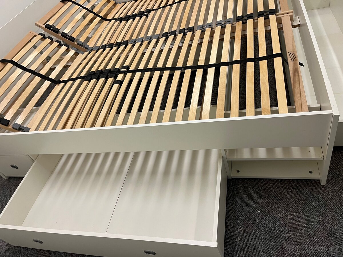 Postel s matracemi a úložným prostorem - 5