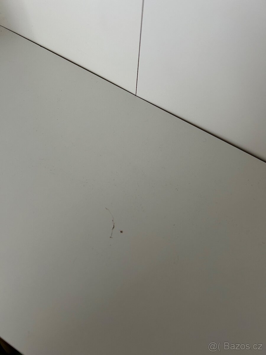 Bílá knihovna IKEA - 5