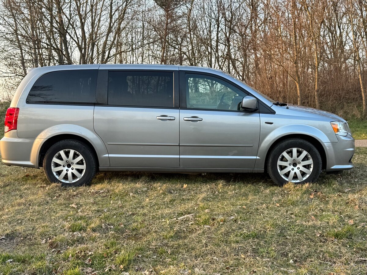 Dodge Grand Caravan - 5