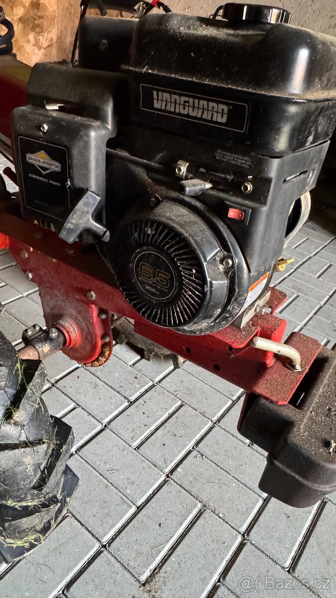 Malotraktor s přívěsem - 5