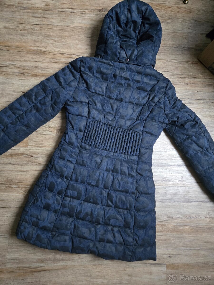 Dámska zimná bunda Desigual –model Padded Letras, veľkosť 36 - 5