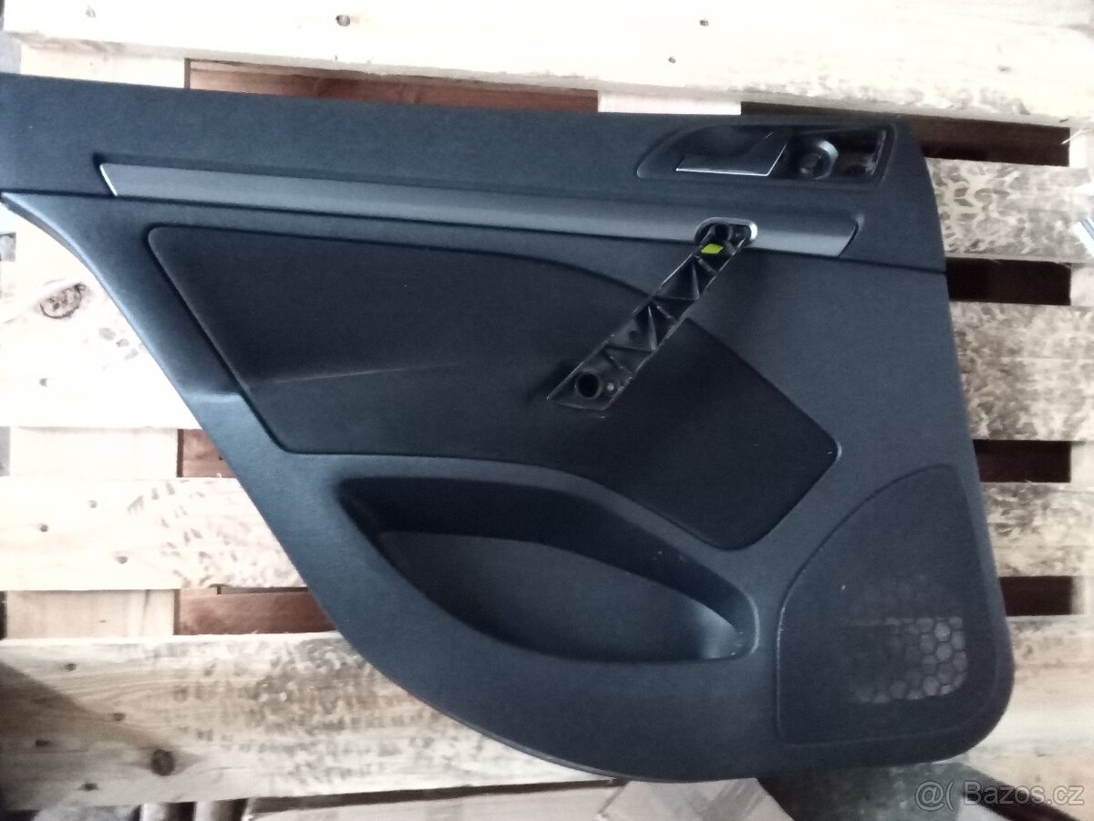 Škoda Octavia 2 zadní tapecirunky výplně zadních dveří černá - 5