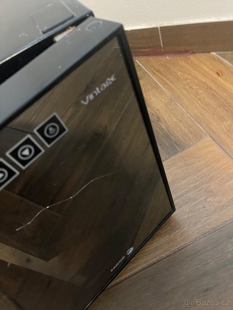 Vinotéka chladici 6 vin - 5