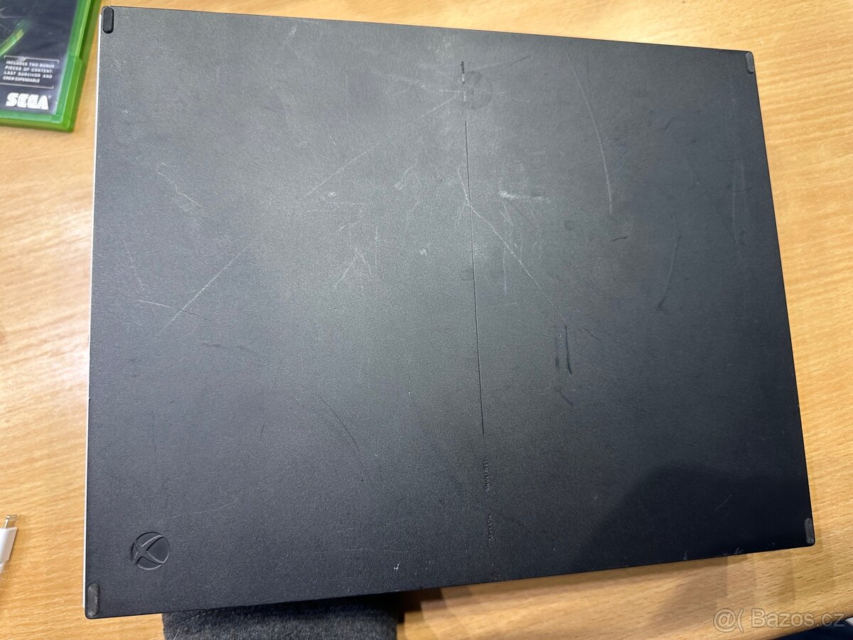 Xbox One S 500 GB + 2 ovladače + 2 hry - 5