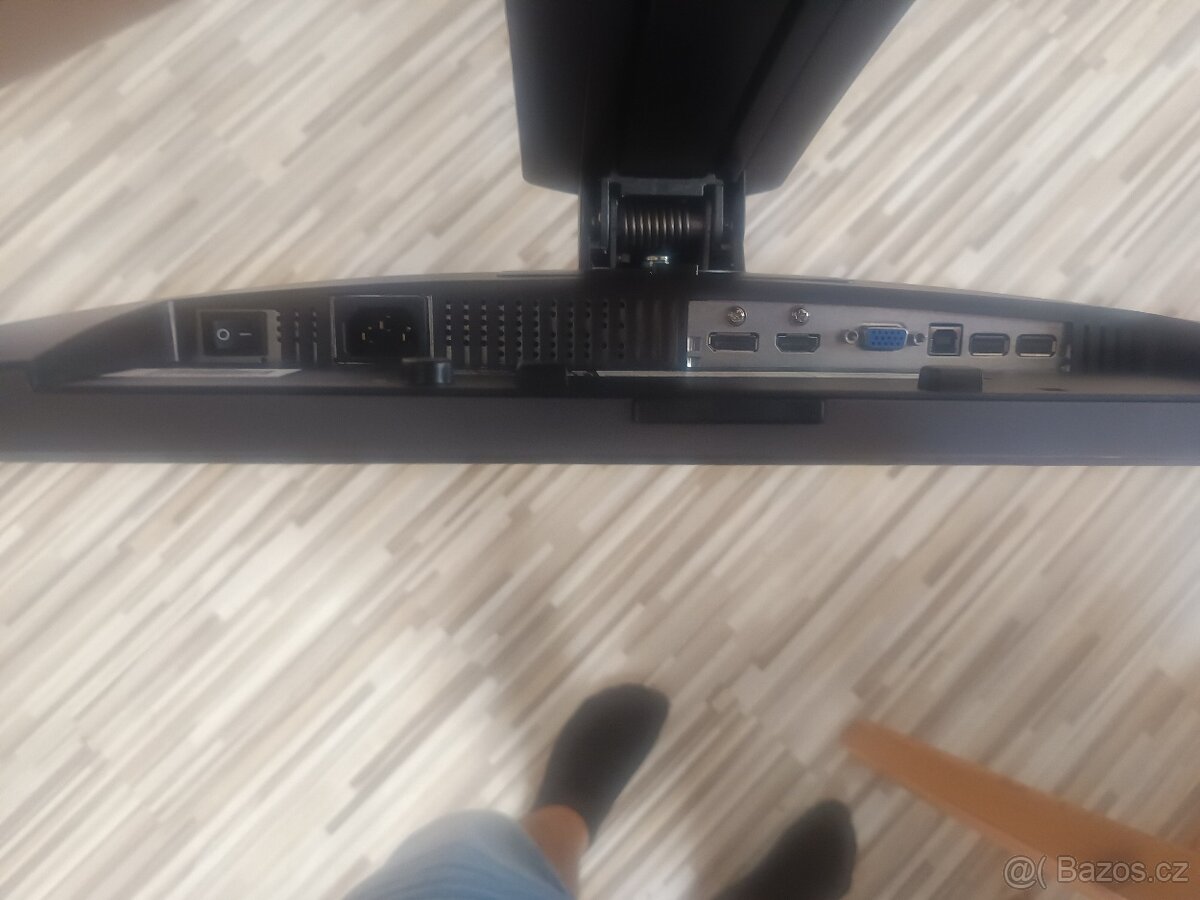 Prodám dva monitory z23 - 23 palců i samostatně - 5