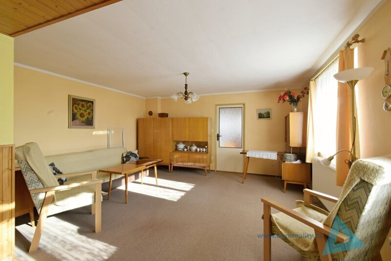 Rodinný dům se stodolou a garáží – Bříšťany u Hořic (okres J - 5