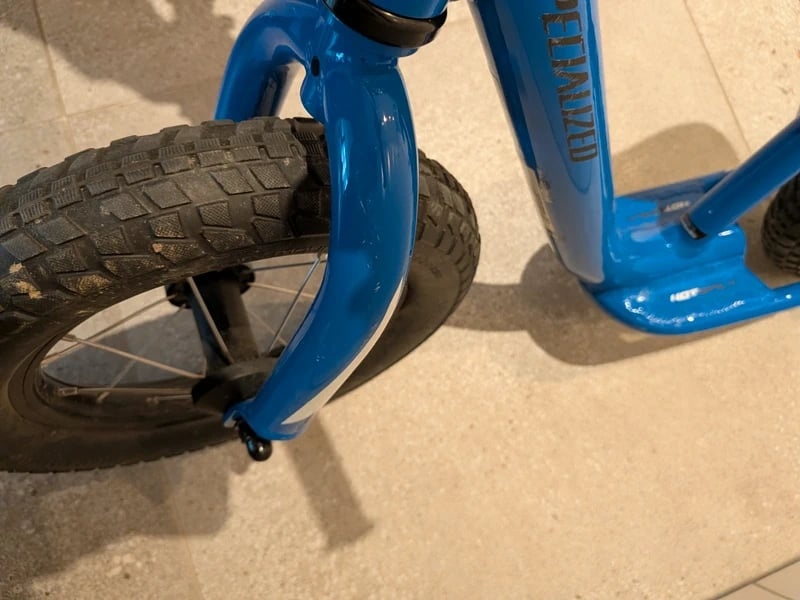 Odrážedlo Specialized Hot Walk 2022 – Modré 💙 - 5