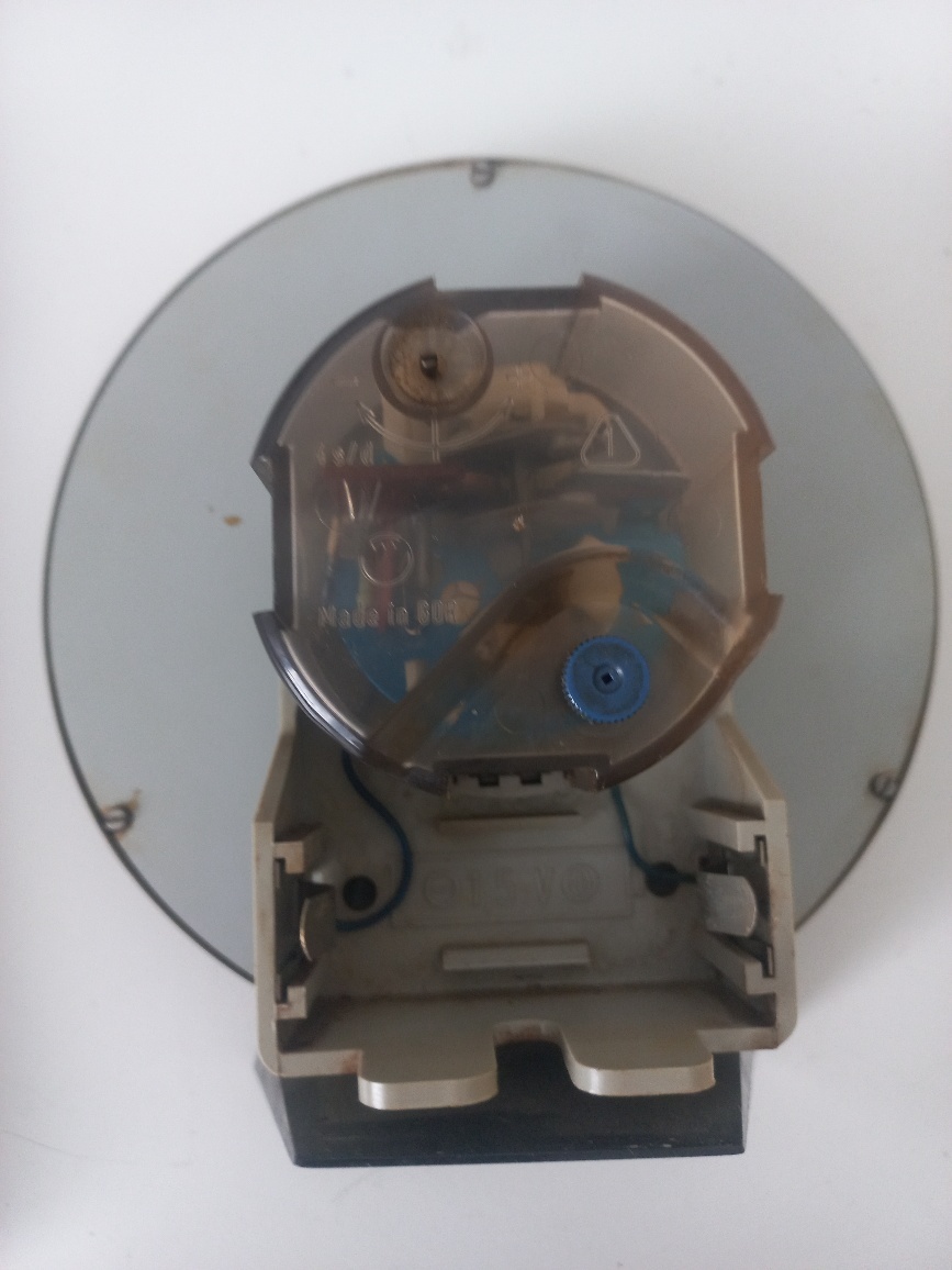 Staré stolní hodiny a budík PRIM - 5