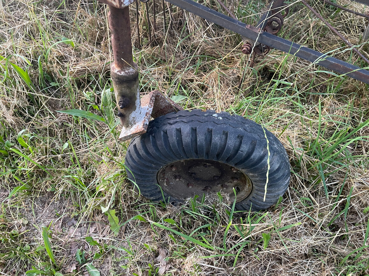 Obraceč a shrnovač Ton - 5