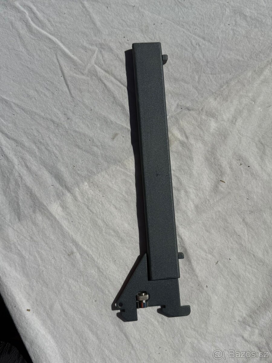 Regálový výložník - 5