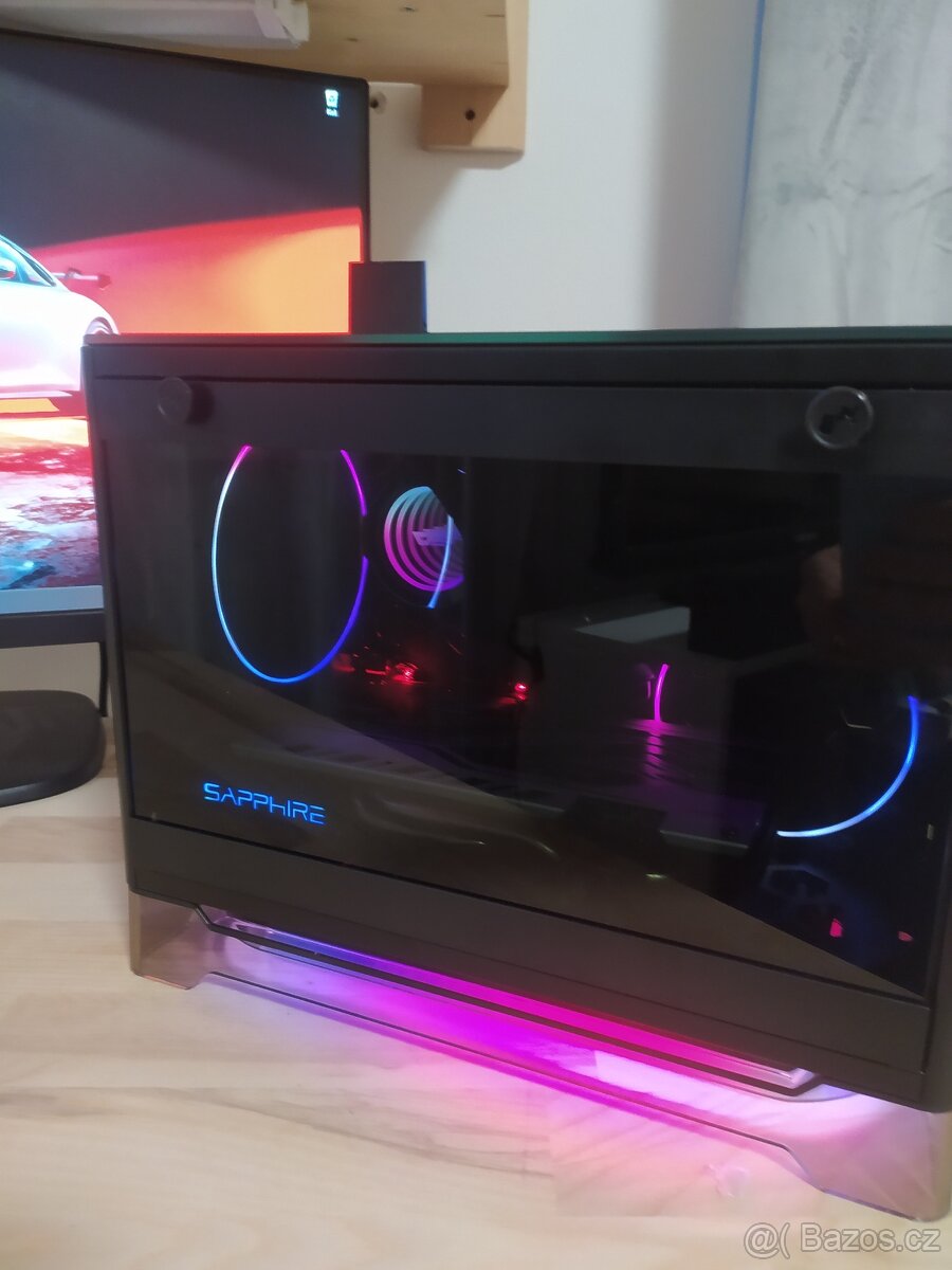 Prodám herní malé, mini itx PC - 5