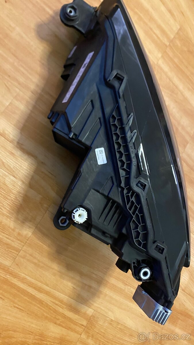 Přední pravý světlomet Škoda Superb III, úplně nový - 5