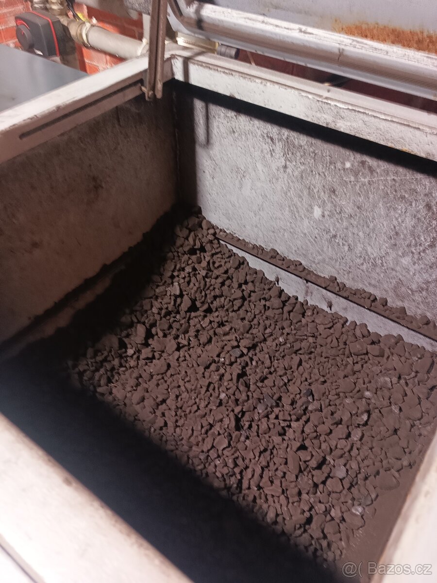 aut. kotel s násypkou - 5