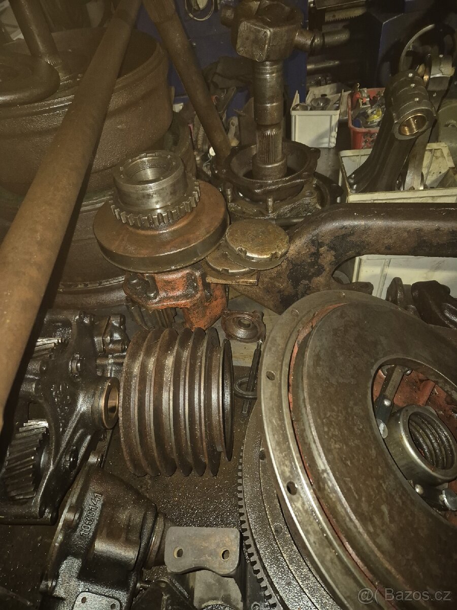 Prodám náhradní díly Tatra 111,128,148,813 - 5