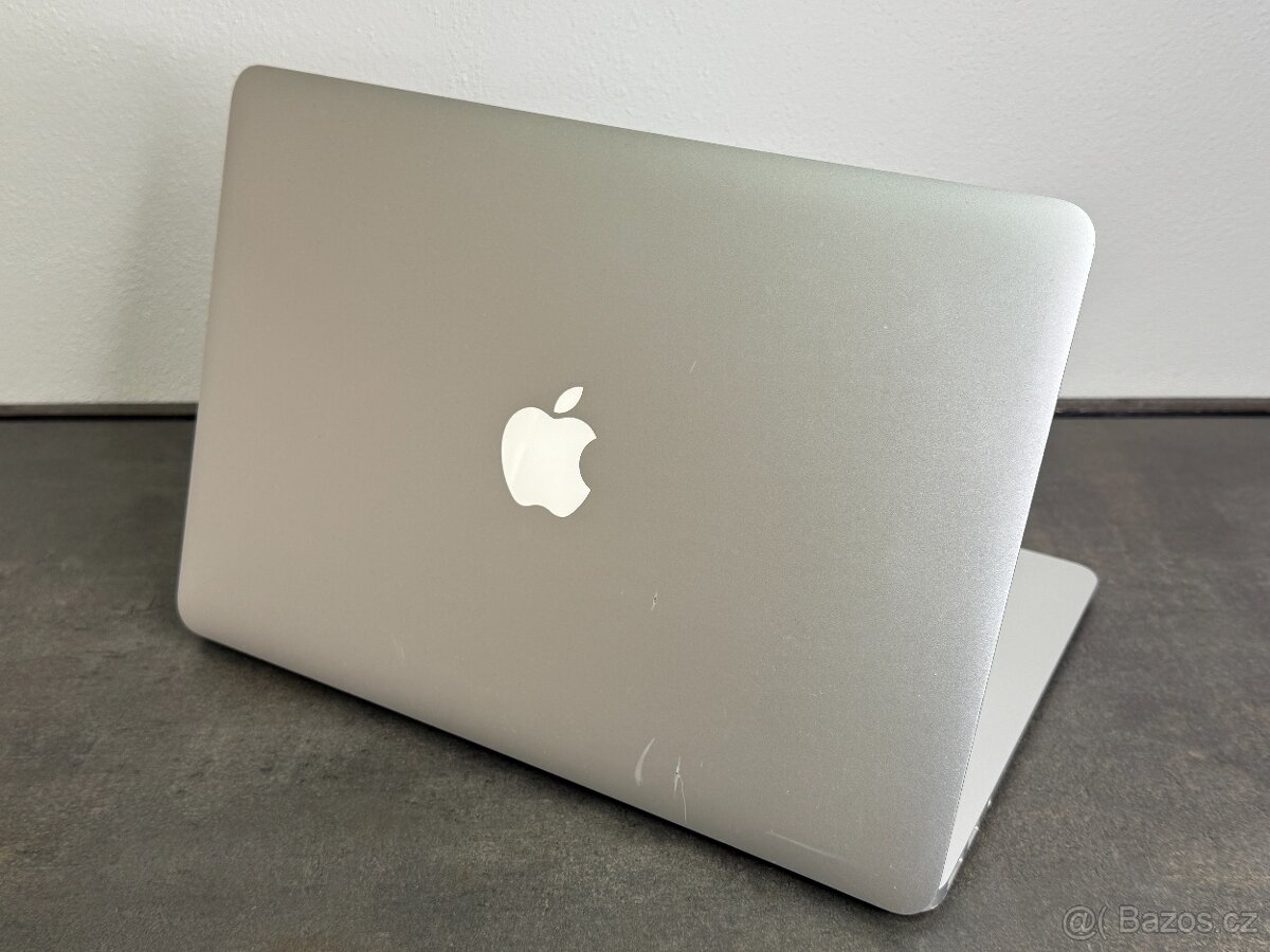 MacBook Air 13'' 2015 / i5 / 4GB / 128GB SSD - DPH - 5