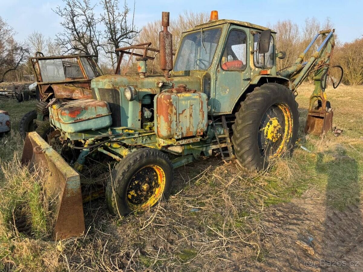Traktorbagr Bělorus - 5