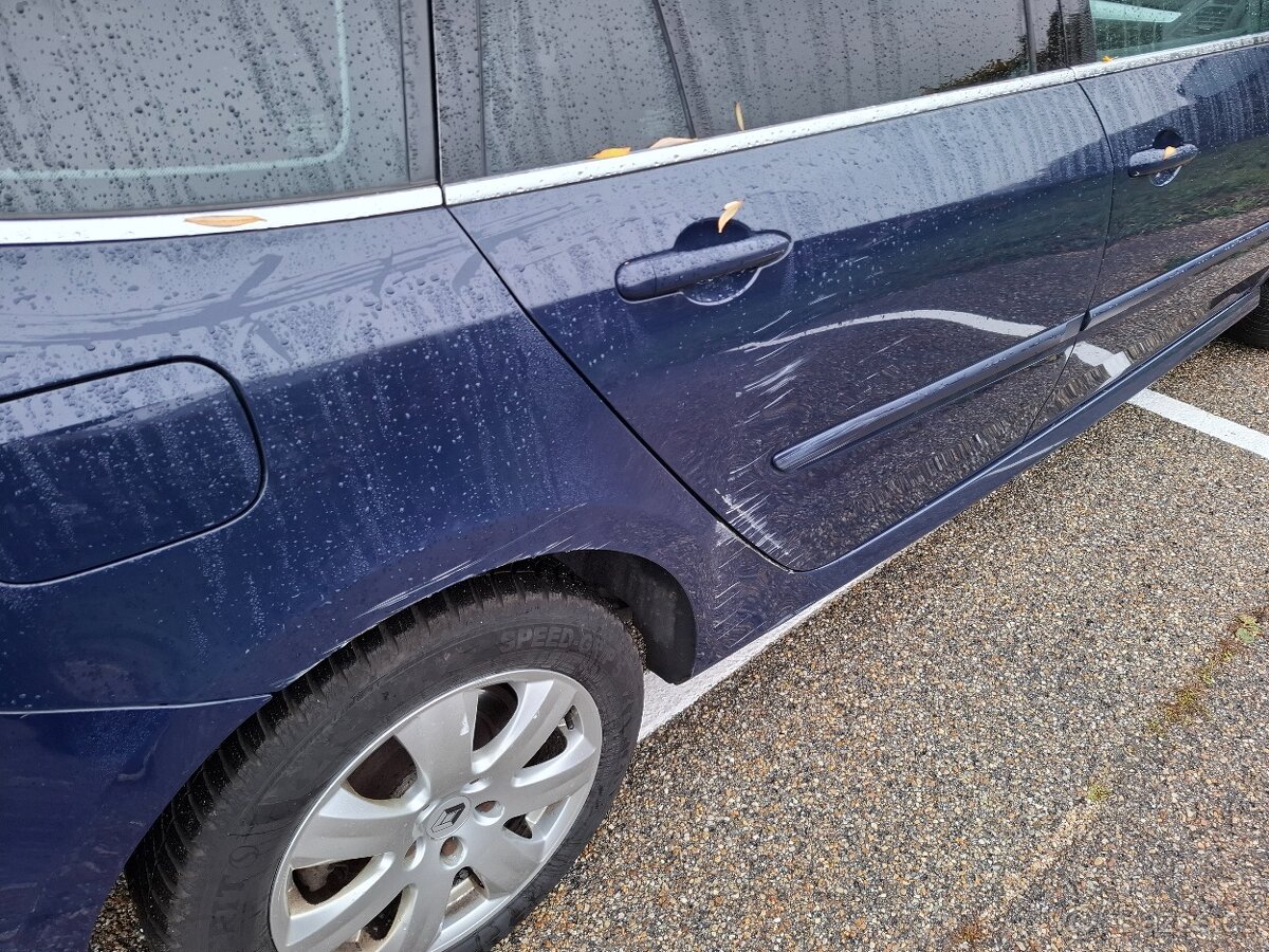 Renault Laguna 1.5 DCI Kombi Klima Alu Navi Model 2009 - 5