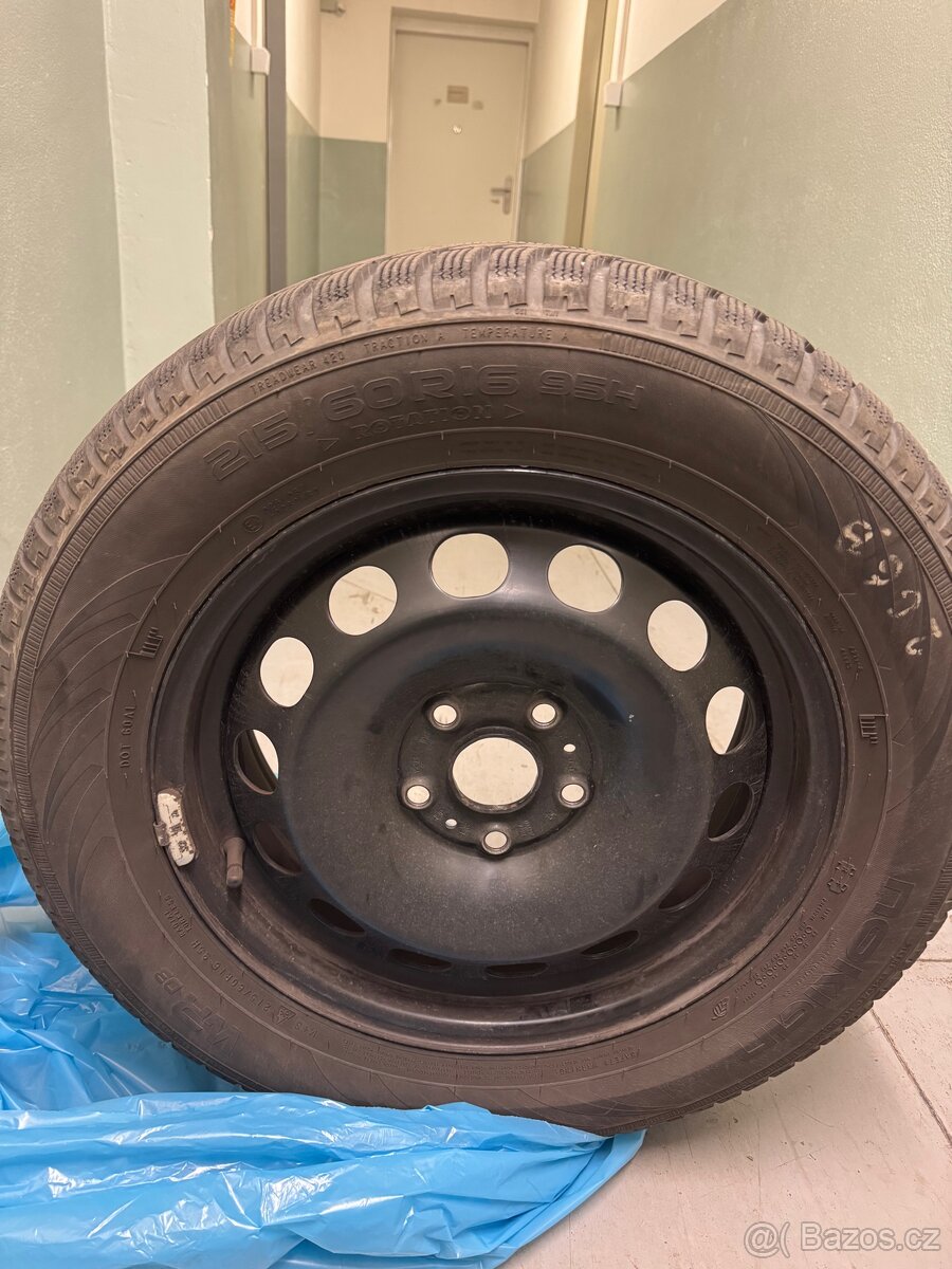Kola a zimní pneu Nokian 215/60 r16 95H - 5