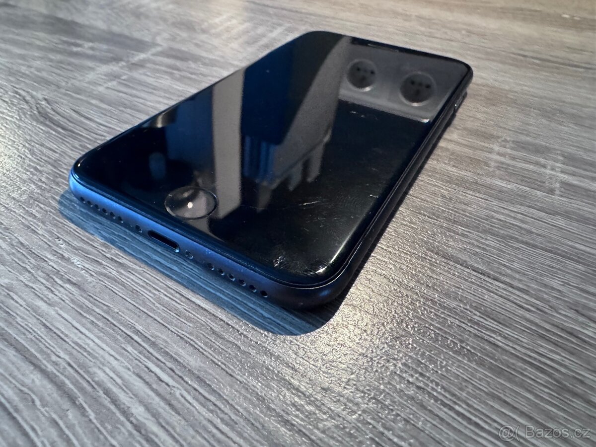 Apple iPhone 8, 64 GB - 5