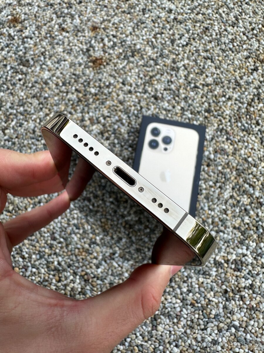 IPhone 13 Pro - baterie 100% - 5