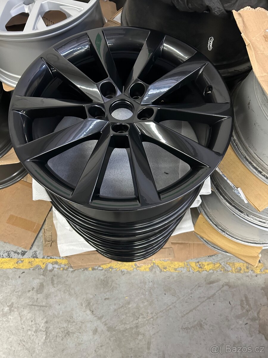 Origo alu r18 Alaris Škoda Octavia top stav - 5