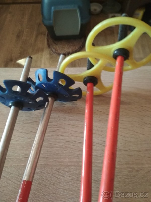 Dětské lyžičky + dva páry hůlek - 5