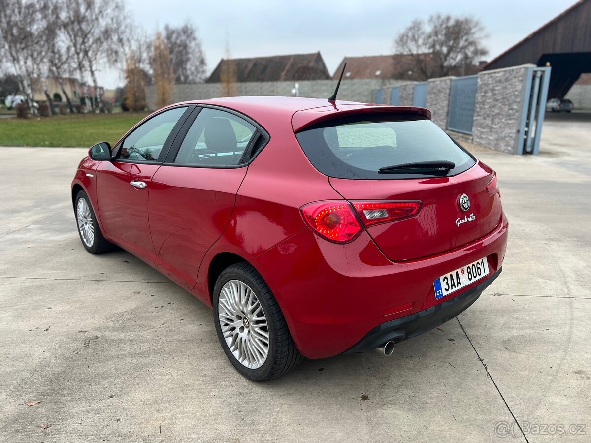 Alfa Romeo Giulietta JTD - 5