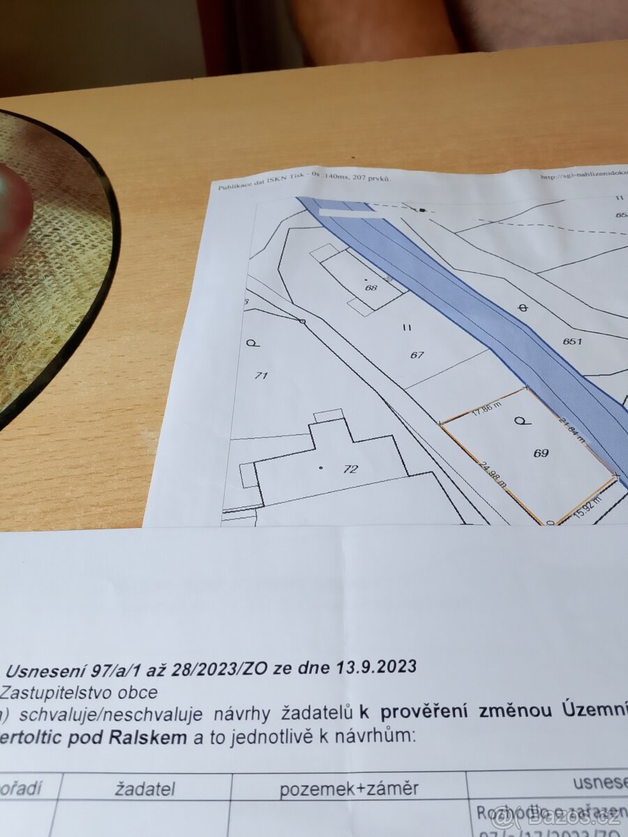 Prodej pozemku s chatkou - 5