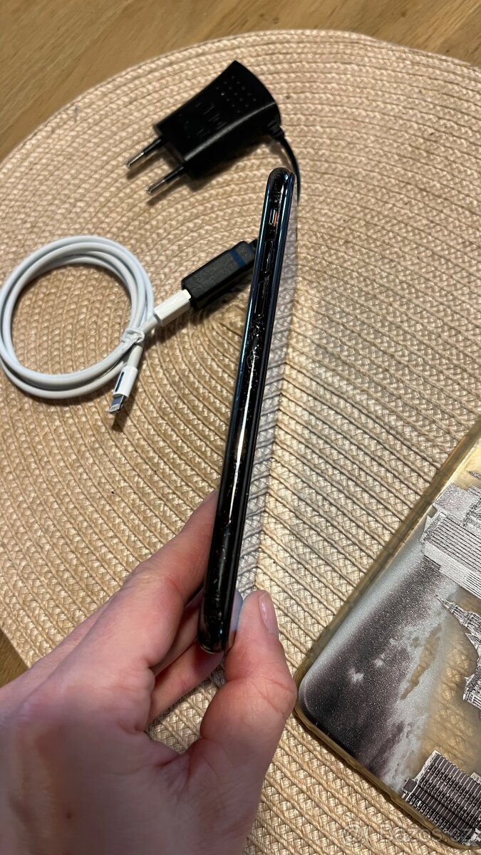 Prodám černý iPhoneXS 64GB - 5