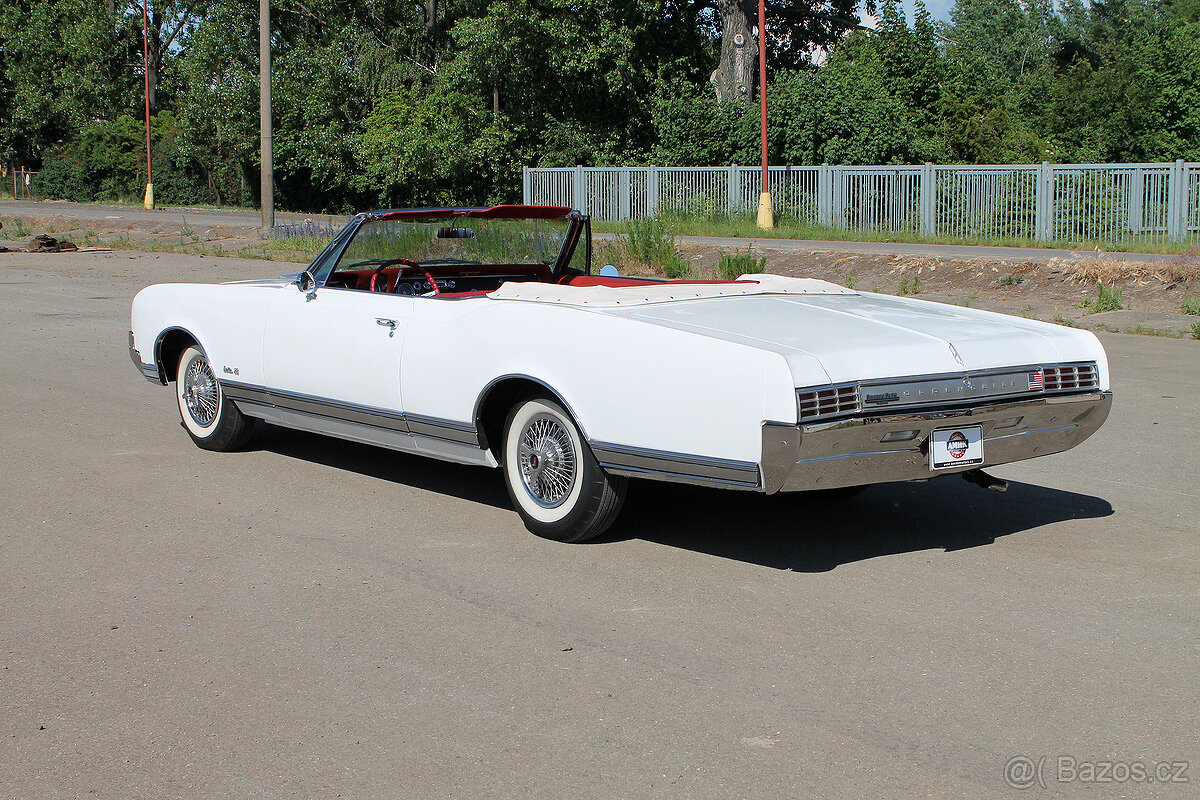1966 Oldsmobile Delta 88 Convertible 425 V8 - po renovaci - 5