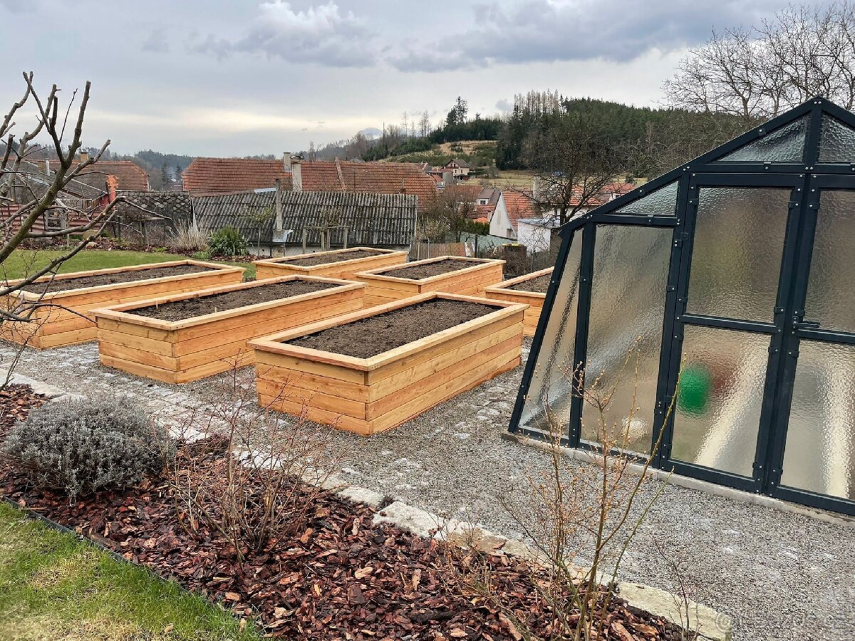 10% SLEVA-Modřínový masivní vyvýšený záhon - 5