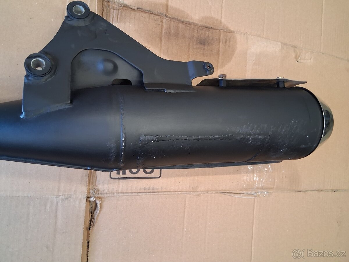 Výfuk Yuki skútr 2T objemu 50ccm - 5