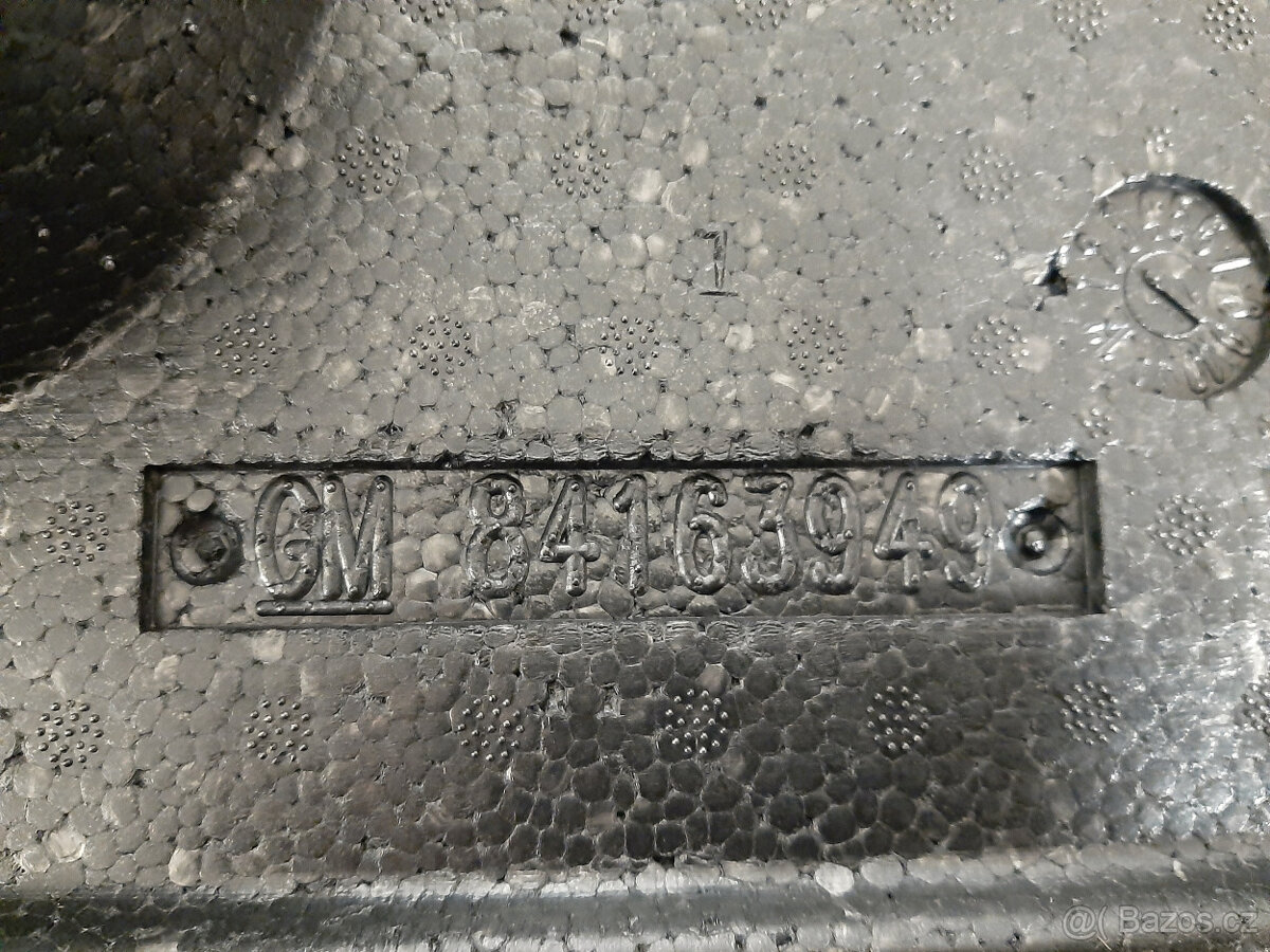 Cadillac XT 5 2018 polystyrenová výplň kufru - 5