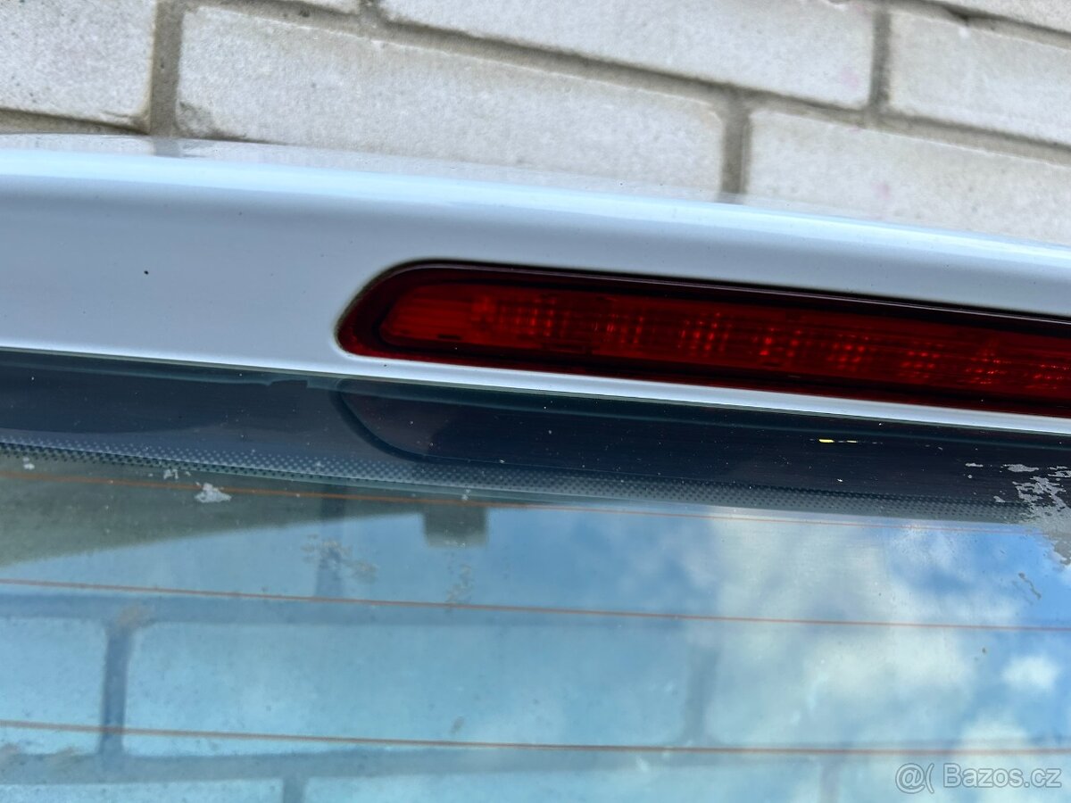 Páté dveře Octavia 3 kombi barva bílá - 5