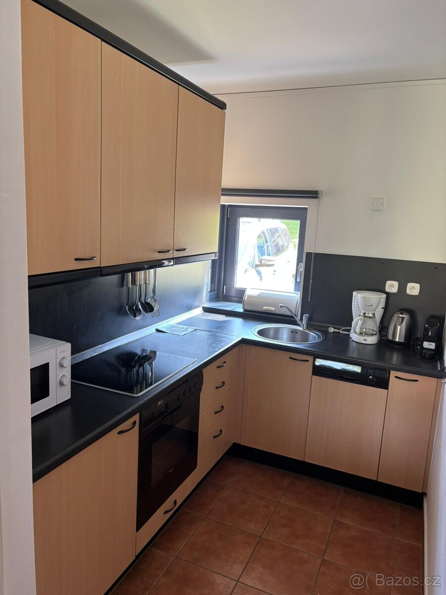 Prodám krásný patrový bungalov přímo u jezera - 5